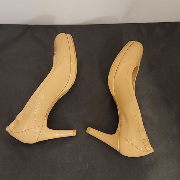 BRAND NEW STUART WEITZMAN RANIA PLATFORM PUMP - Picture 11 of 14